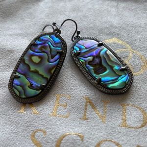❌SOLD❌ Elle Gunmetal/Abalone Shell earring